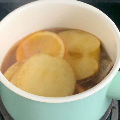 苹果水果茶怎么做（妈妈最拿手的香橙苹果茶教程）