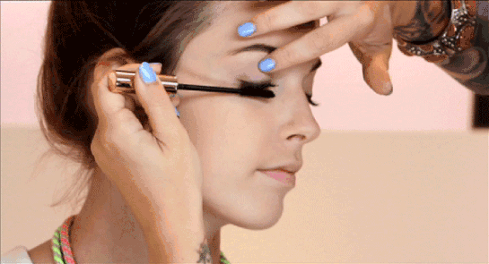 化妆师一般用什么睫毛膏 常见的睫毛膏使用雷区(15)